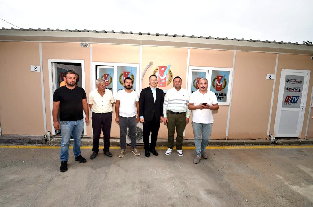 BÜYÜKELÇİ VE AK PARTİLİLERDEN HBC'YE ZİYARET