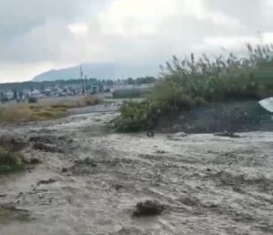 Hatay’da aşırı yağış dere yataklarının taşmasına neden oldu