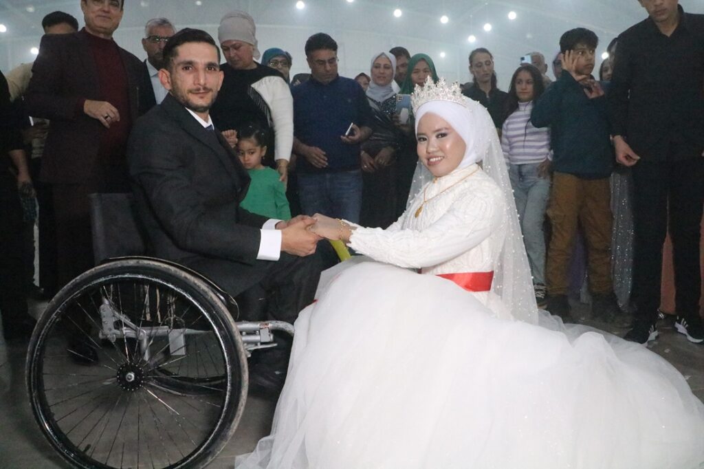 Sosyal medyada başlayan 13 bin kilometrelik aşk engel tanımadı
