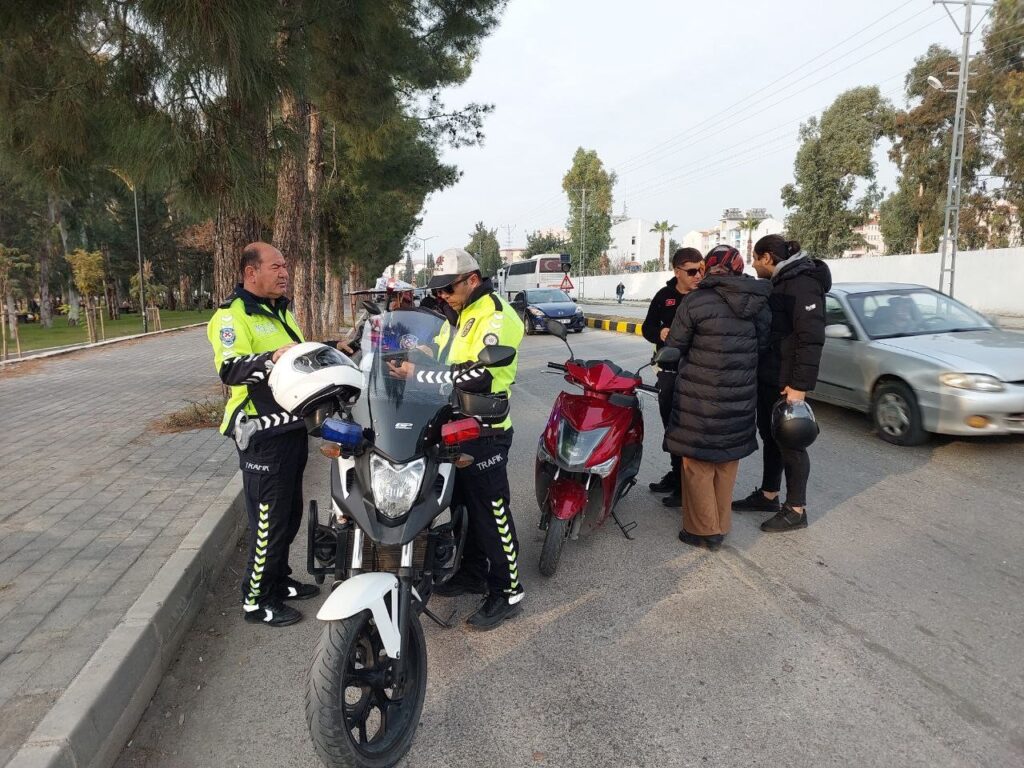 Tescilsiz 10 motosiklet ve 1 araç trafikten men edildi