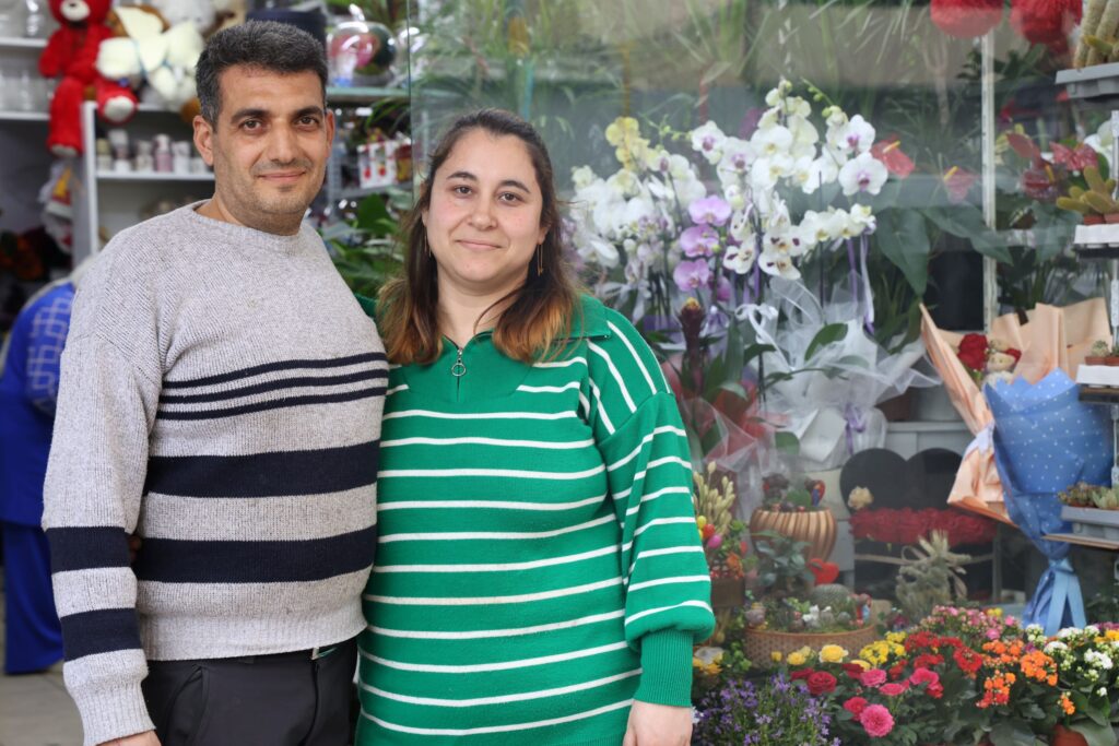 Enkaz kentte son 1 yılda en çok tercih edilen mezarlık çiçeklerine 14 Şubat’ta da yoğun ilgi