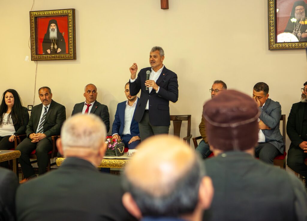 ÖNTÜRK: DEFNE’MİZİ EL BİRLİĞİYLE KALKINDIRACAĞIZ