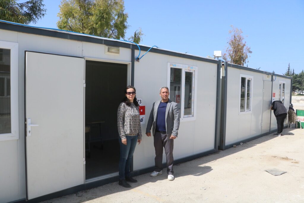 Enkaz kentte 96 konteyner seçim alanı kuruldu