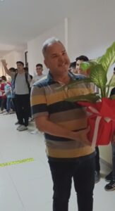 9 YIL SONRA TAYİNİ ÇIKAN ÖĞRETMENE DUYGUSAL VEDA