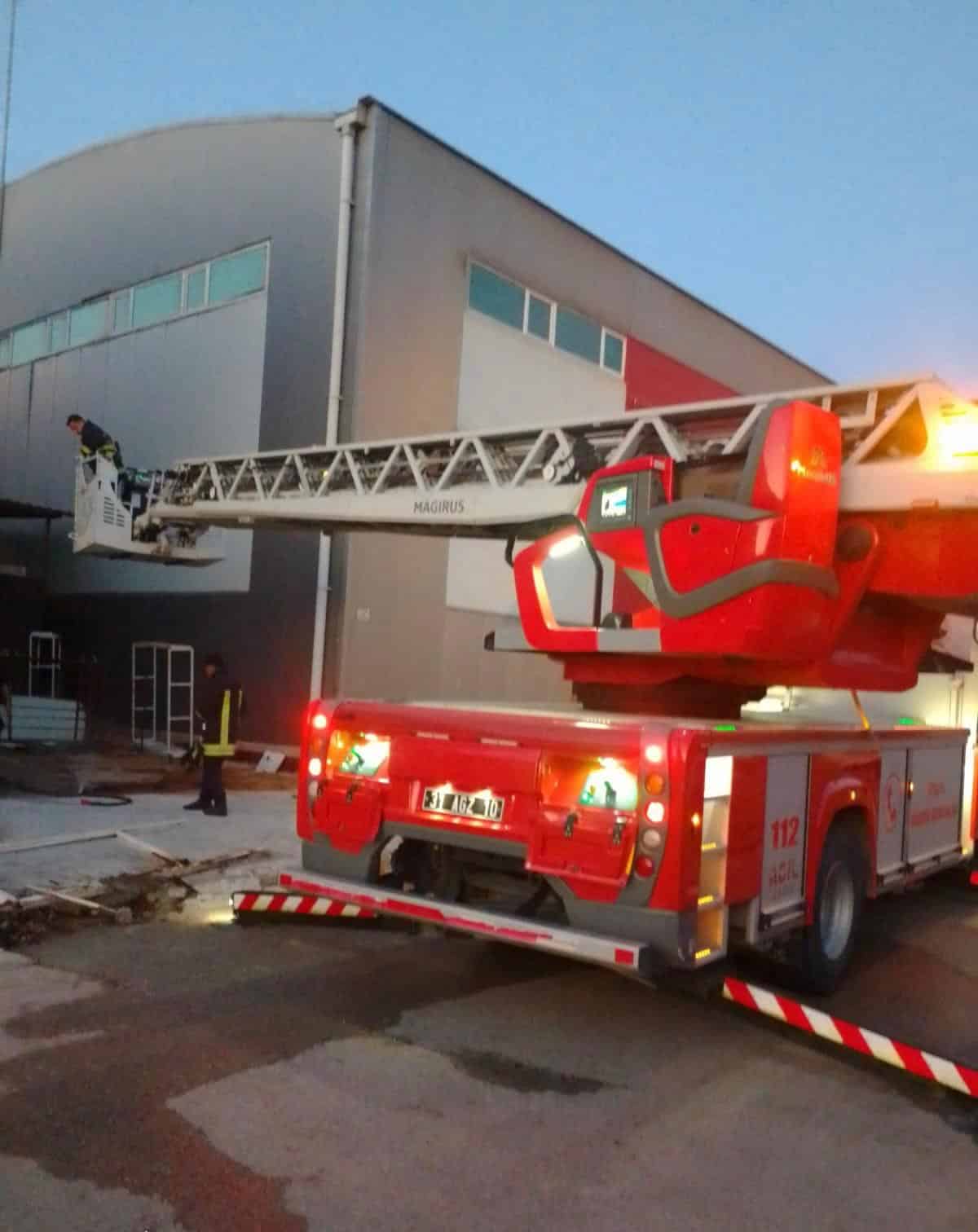 MOBİLYA ATÖLYESİNDE KORKUTAN YANGIN