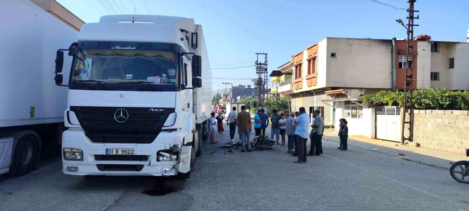 Reyhanlı’da Tır ile Motosiklet Çarpıştı: Sürücü Hayatını Kaybetti