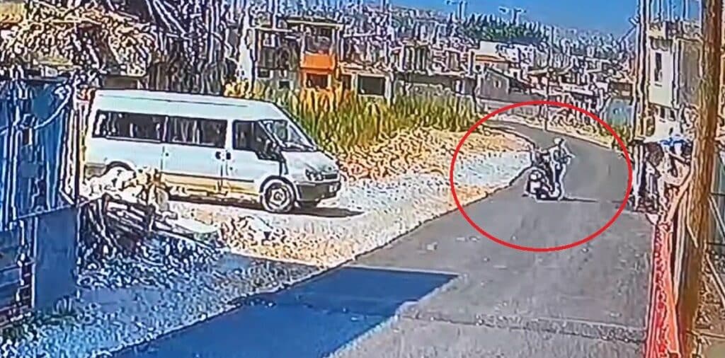 Motosikletiyle işe giderken yolu kesilerek sopayla dövüldü