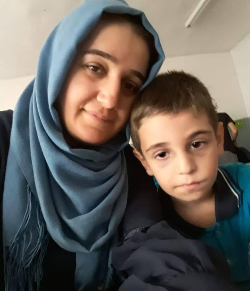 Ders çalışmadığı için babasının döverek öldürdüğü 6 yaşındaki Mertcan’ın annesi çocuk katilleri için idam istiyor