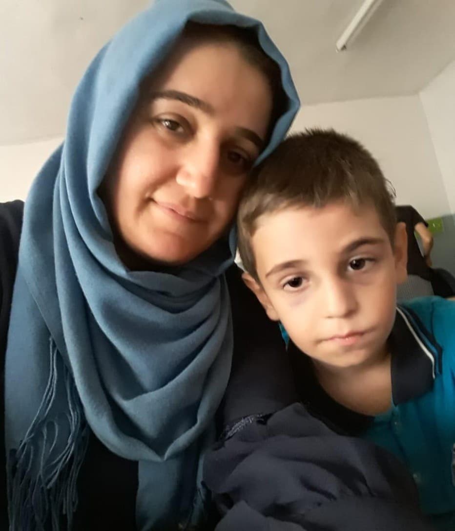 DERS ÇALIŞMADIĞI İÇİN BABASININ DÖVEREK ÖLDÜRDÜĞÜ 6 YAŞINDAKİ MERTCAN'IN ANNESİ ÇOCUK KATİLLERİ İÇİN İDAM İSTİYOR ANNE ÖZGER: "İLK MAHKEMESİ OLUNCA RESMEN AĞLIYORDU, YALVARIYORDU VE YANILTMAYA ÇALIŞIYORDU HAKİMİ VE SAVCILARI"