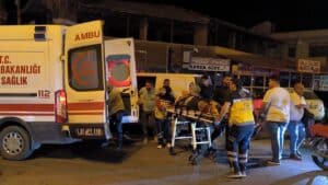 DUVARA ÇARPAN MOTOSİKLETTEKİ 2 KİŞİ ÖLDÜ O ANLAR KAMERADA